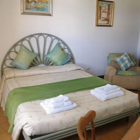 Janas De Mar בית הארחה 3*