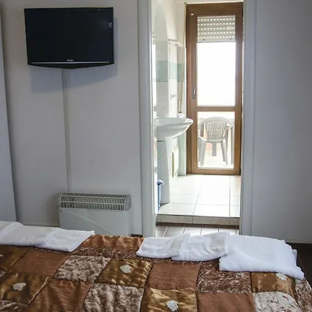 Guest house Janas De Mar 3*